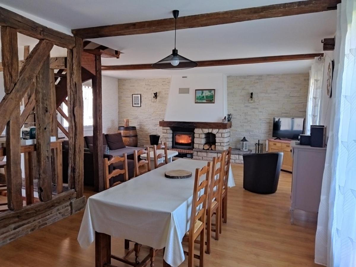 Les Fortelles Chatillon-sur-Broue ภายนอก รูปภาพ